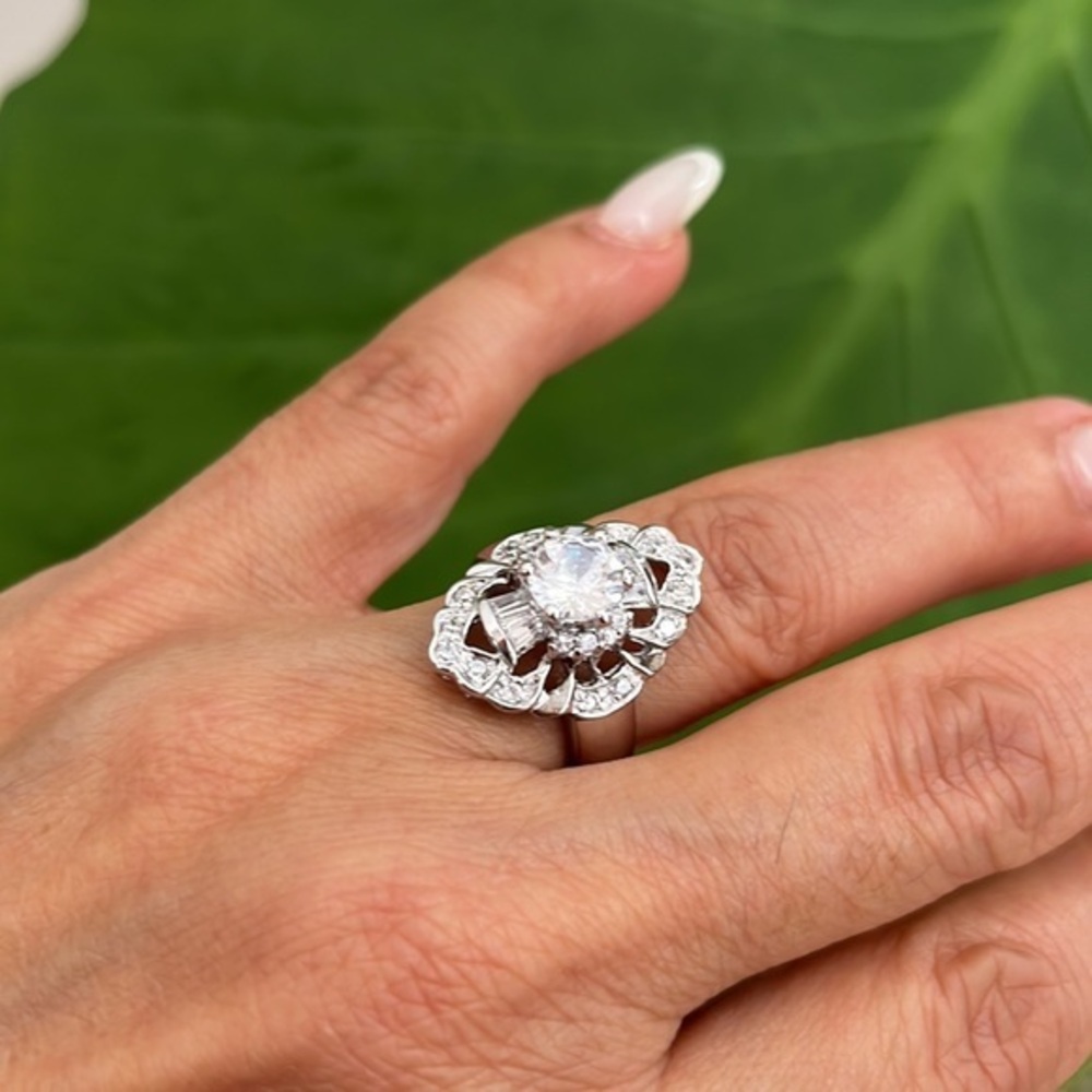 New Antique look 1.5 ct Round Engagement Ring size 7